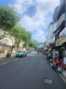 Giảm sâu 2 tỷ, nhà 3 tầng sát MT Sư Vạn Hạnh, rộng 4.5m sổ vuông đẹp, 5PN (có phòng ở trệt), BÁN GẤP