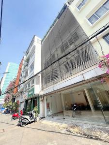 HIẾM NGANG LỚN 8M*8,5M VUÔNG ĐẸP - BÁN NHÀ 5 TẦNG THANG MÁY - MẶT TIỀN XE HƠI ĐẬU CỬA Đ.NGUYỄN THỊ