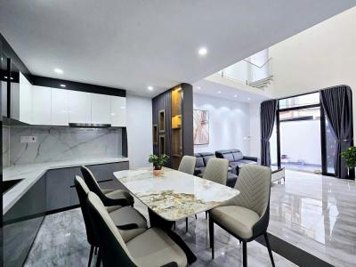 ♥ Kiệt 3 m thẳng thông, sát đường lớn, Lê Độ, đi bộ ra Công Viên, 70m2, ngang 5m 2 tầng đẹp