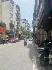 MẶT PHỐ HOÀNG CẦU – VỈA HÈ – KINH DOANH  – Nhỉnh 26 TỶ