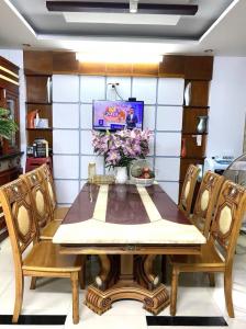 ► Mặt Tiền Châu Thị Vĩnh Tế, 95m2, 4 tầng sang trọng, 5PN, sân rộng, Vị trí vàng