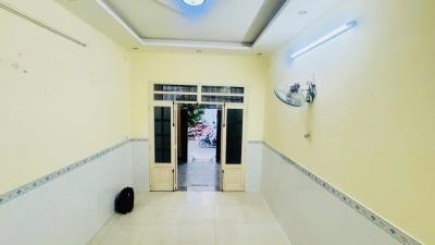 Mặt tiền đường 51 - Quận 7 - 2 tầng - 2 PN - Giá ̣9.5 tỷ
