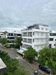 Nhà 4 tầng trung tâm Hà Quang 2 – 7PN – doanh thu 25tr/tháng – giá 12 tỷ