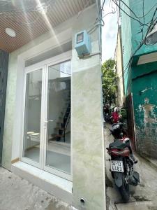 Nhà mới đẹp hẻm 3m cách mặt tiền 50m Tùng Thiện Vương P12Q8