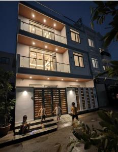 Nhà Mới Siêu To Ngang 8.50 - 4 Tầng - Siêu Rẻ - 7 tỷ 6