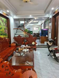 Nhà Thiên Lôi, 58m 4 tầng, độc lập gốc dân, ngõ ô.tô Giá 5.55 tỉ gần Hoàng Huy