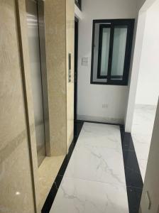 Nhà tôi cho thuê nhà hai cửa đi, mới, 96m2_ 4T vỉa hè, Lò Đúc-31 Tr