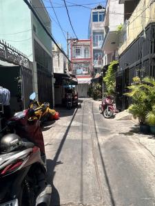 NHÀ TRUNG TÂM TÂN PHÚ HẺM 5M Ô TÔ VÀO NHÀ, ĐÔ ĐỐC LONG, 75M2, (4.1x18.5), GIÁ CHỈ 6.7 TỶ.