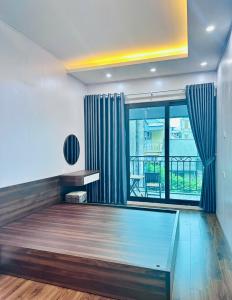 NHỈNH 2 TỶ SỔ ĐỎ CC TT KHƯƠNG TRUNG THANH XUÂN - NGAY TRUNGB TÂM NGÃ TƯ SỞ ROYAL CITY - SIÊU ĐẸP Ở