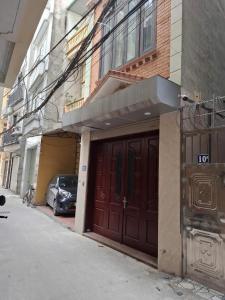 Ô TÔ ĐỖ CỬA - 3 MẶT THOÁNG - CỰC GẦN NGOẠI GIAO ĐOÀN.