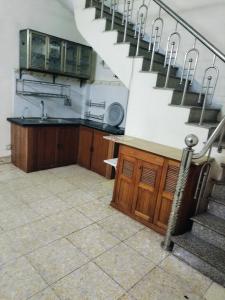 Phải thật nhanh, Cho thuê nhà ngõ ô tô Lĩnh Nam 4 tầng, 25m2, 2 PN, VP, KD, ở gđ, nhóm