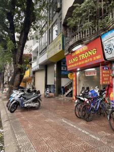 SIÊU HIẾM - BÁN NHÀ 95M, MẶT PHỐ NGỌC LÂM, LONG BIÊN  KD SẦM UẤT, VỈA HÈ, CHỈ 2X.X TỶ