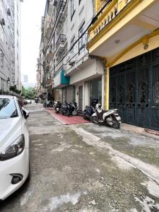 ????SIÊU HIẾM-CHẦN CHỪ LÀ HẾT????Ôtô tránh Phố Trung Kính 40/45mx7Tầng,MT 5m 18.8 Tỷ