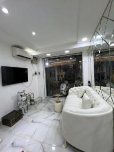 ???????? SIÊU HIỂM XE TẢI ĐỔ CỬA LÊ HỒNG PHONG Q,10 - 4 TẦNG BTCT-  KINH DOANH ĐỈNH - NHỈNH 5 TỶ TL.