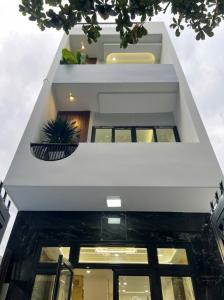 Siêu Mẫu Đẹp-Hiện Đại-Sang Trọng Nhỉnh 4T HL 2 – 3Tầng Gần KDC Tên Lửa