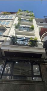 SIÊU PHẨM LÔ GÓC – Ô TÔ TRANH NHAU – THANG MÁY – CỔ NHUẾ