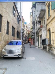 Siêu phẩm phố Vũ Tông Phan, ngõ thông kinh doanh , ô tô vào nhà, 5 tầng 42m2, 10.9 tỷ.