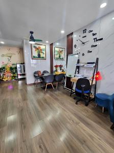 (Tin thật 100%) CH lô góc 102m2 x 3PN tại A10 KĐT Nam Trung Yên - BC Đông Nam - Nội thất 450 triệu