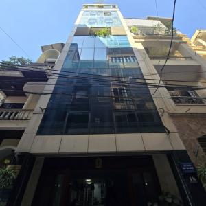 TÒA NHÀ 7 TẦNG THANG MÁY – Ô TÔ TRÁNH – TRUNG TÂM NGUYỄN KHANG – DÒNG TIỀN 60TR/THÁNG – GIÁ CHỈ 41