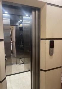 Tôi cho thuê Nhà hàng, VP, KD, 98m2_ 4T vỉa hè, Hoàng Quốc Việt-31 Tr