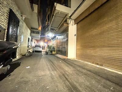 Vương Thừa Vũ 45m 6 tầng thang máy, đẳng cấp ô tô vào nhà, nội thất xin
